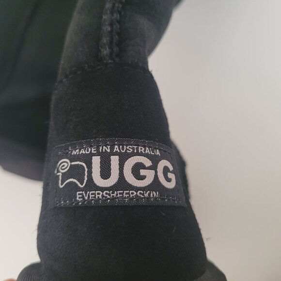 UGG Women's Classic Tall II Winter Boot. - Picture 4 of 10